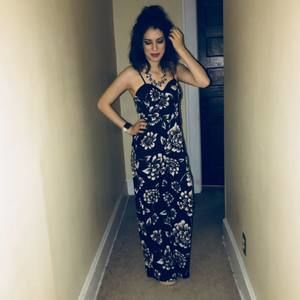 Meet your Posher, Edith